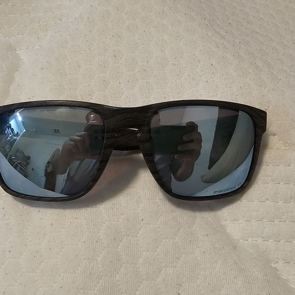 Oakleys Men’s Sunglasses - Unknown Brand